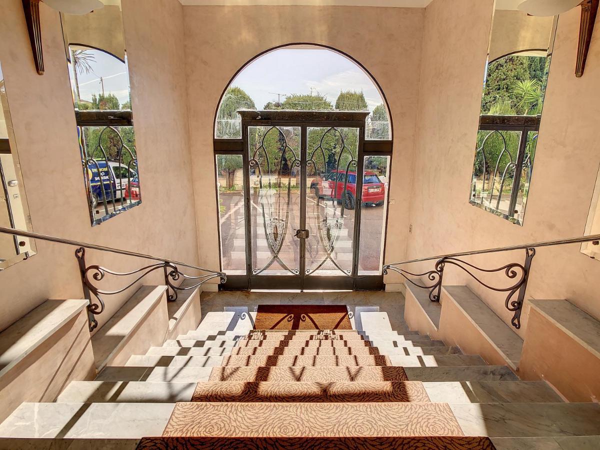 Un Palais Au Prix D'un 3 Etoiles *